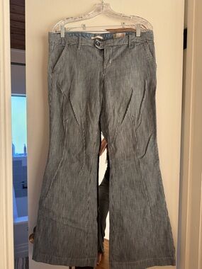 GAP Women's Blue & White Pinstripe Wide Leg Jeans